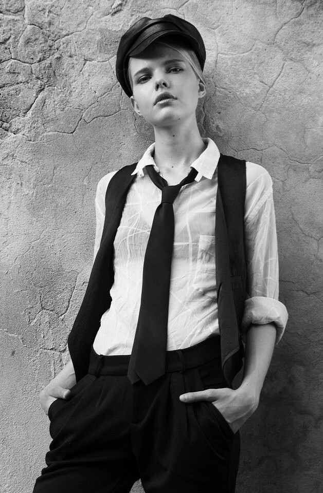Taya Kuchinskaya portfolio photo 18